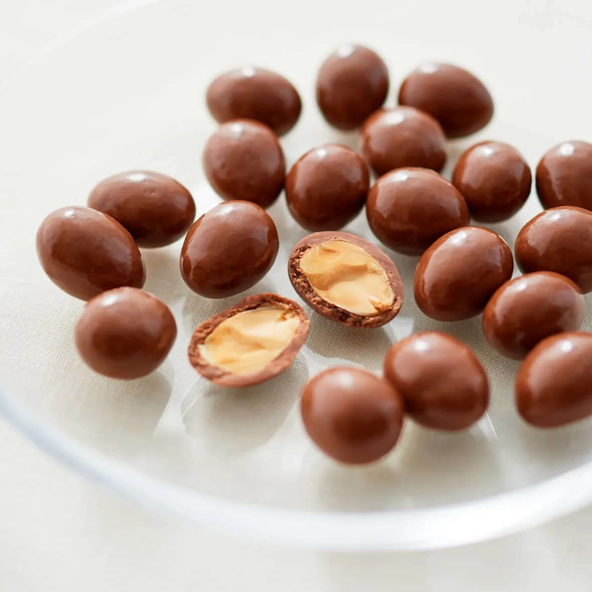 Hot Muji Almendras cubiertas de chocolate con leche