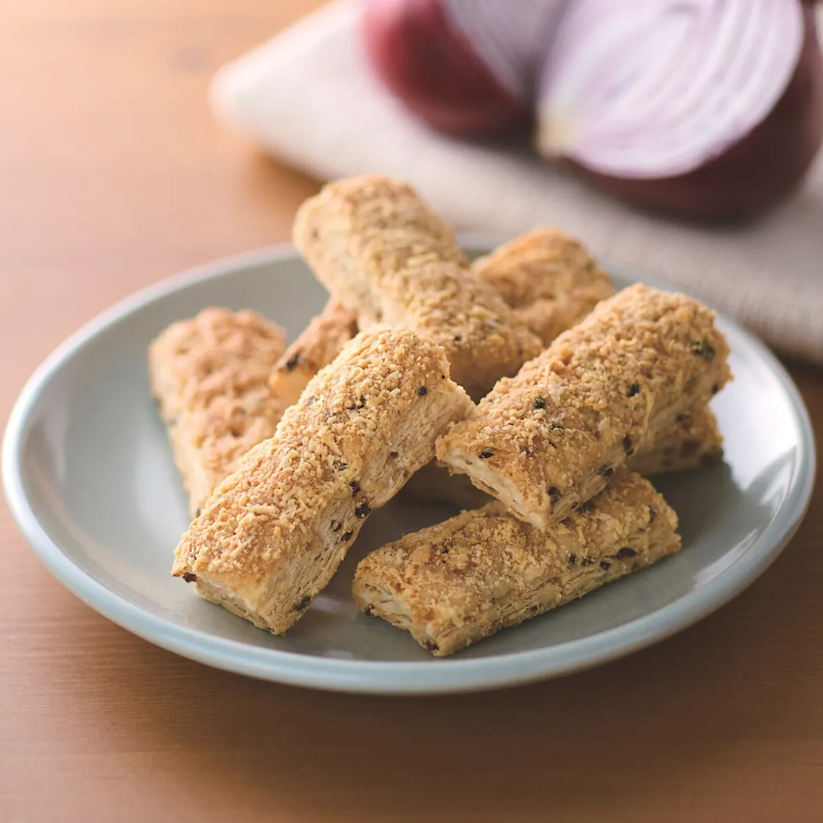 Clearance Muji Aperitivos de hojaldre y queso Gouda con ajo y cebolla