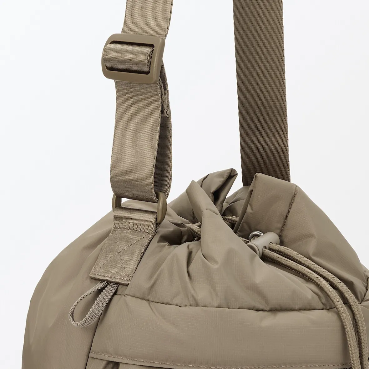 Hot Muji Bolsa acolchada de nylon reciclado repelente al agua