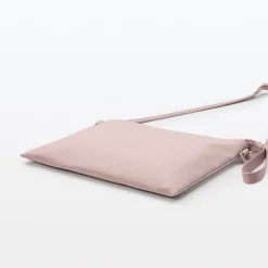 Outlet Muji Bolsa bandolera repelente al agua.