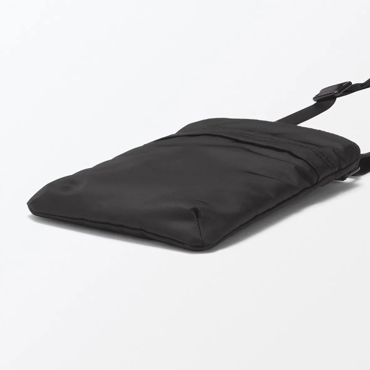 Clearance Muji Bolsa de nailon reciclado y cuerpo cruzado ‐ Mini