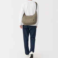New Muji Bolso bandolera de nylon reciclado repelente al agua acolchado con 2 asas