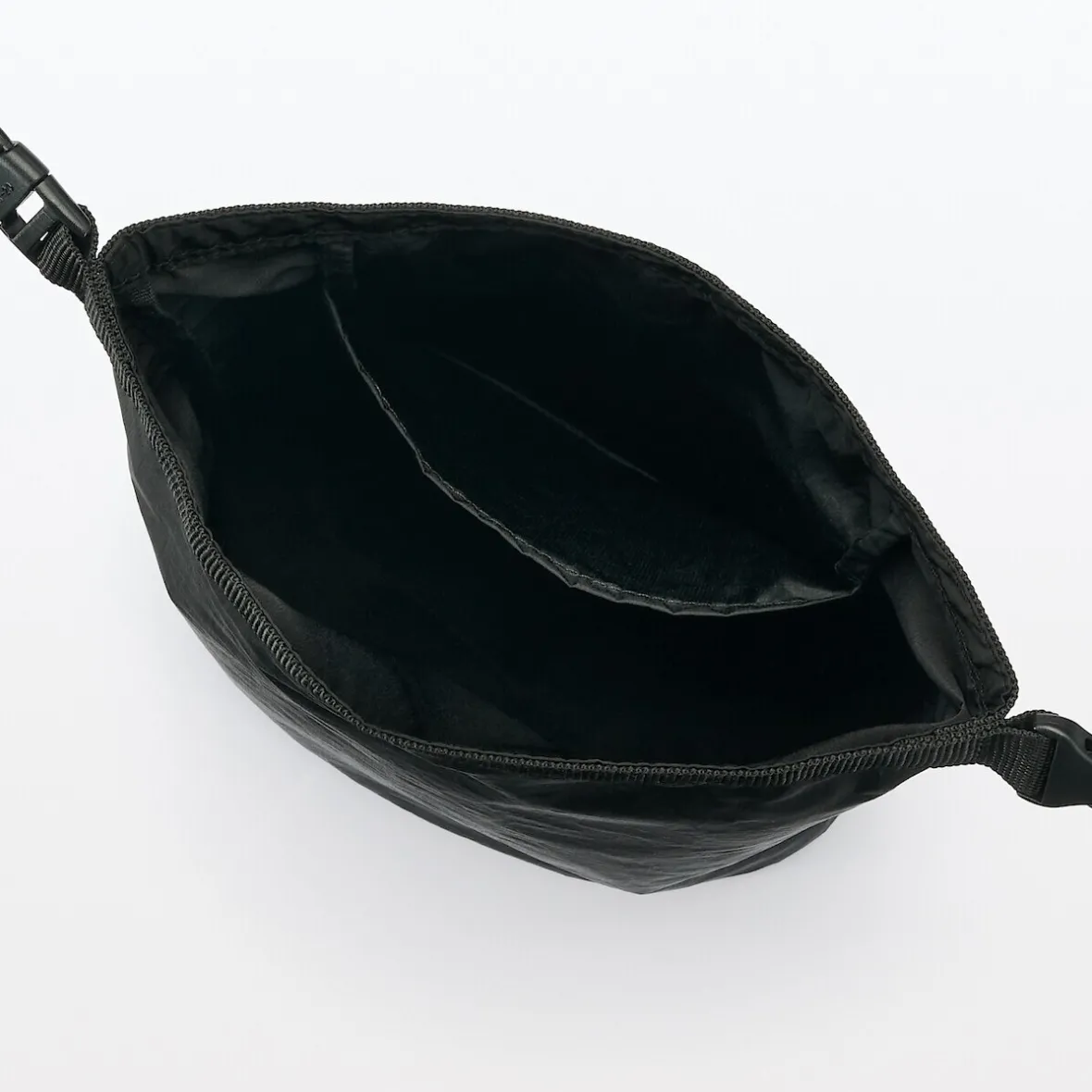 Outlet Muji Bolso bandolera pequeño repelente al agua y plegable Negro