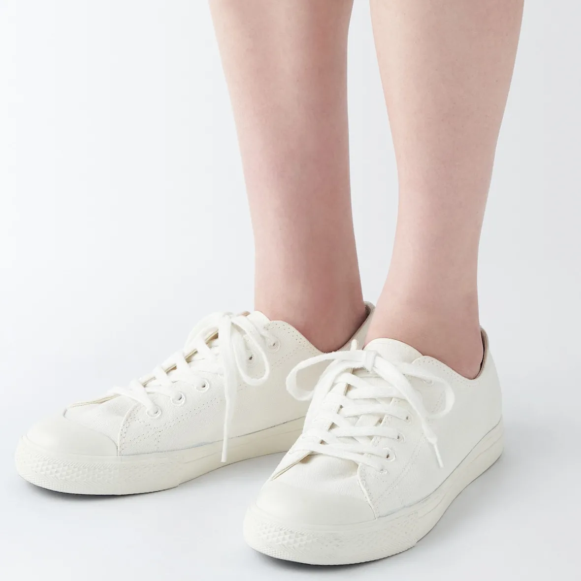 Muji Calcetines finos invisibles con agarre en el talón para mujer