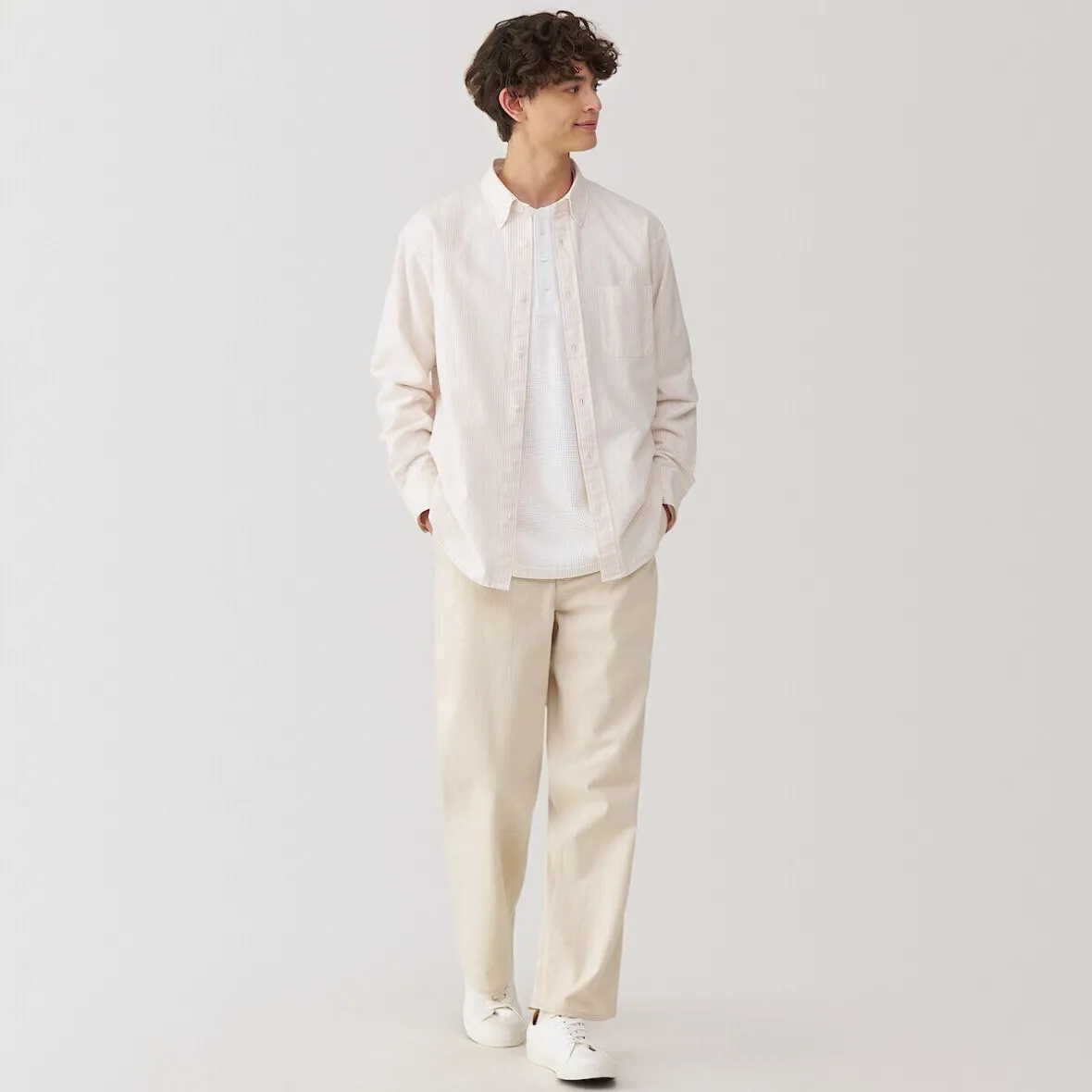 Muji Camisa Oxford con botones y acabado lavado para hombre…