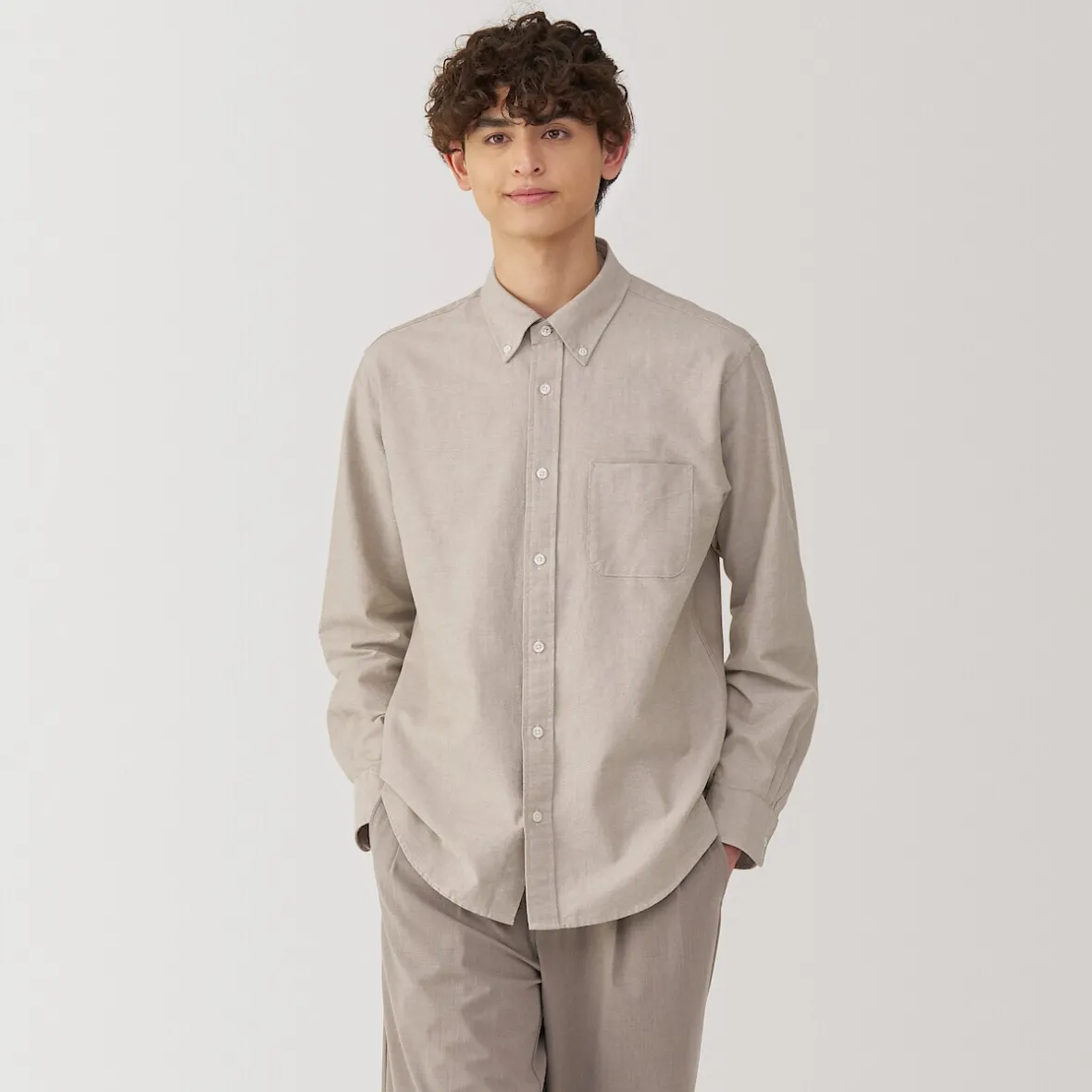 Muji Camisa Oxford con botones y acabado lavado para hombre…