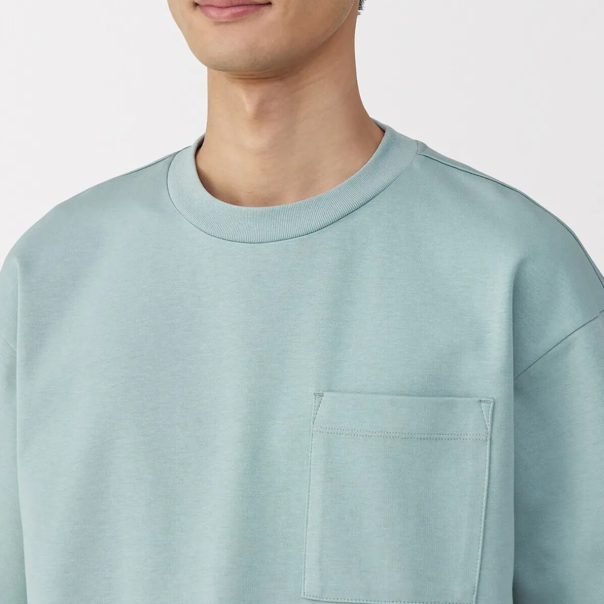 Discount Muji Camiseta Cool Touch Relaxed Fit con bolsillo para hombre.