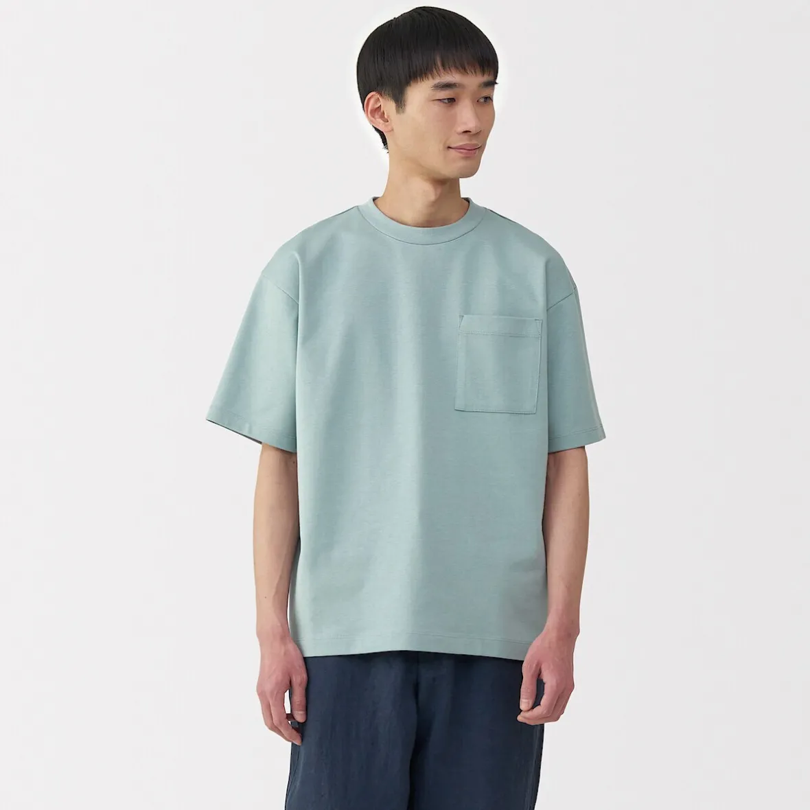Discount Muji Camiseta Cool Touch Relaxed Fit con bolsillo para hombre.
