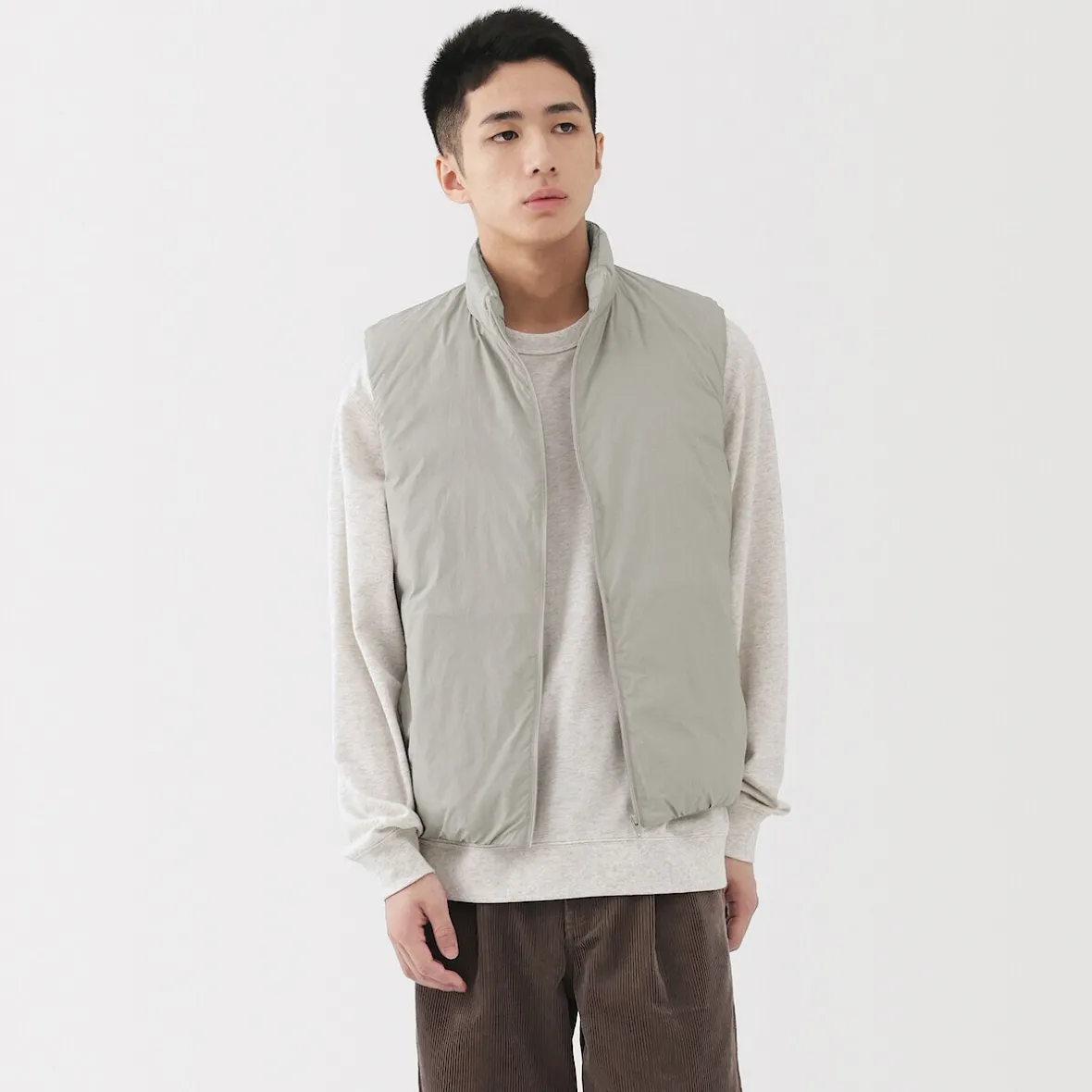 Discount Muji Chaleco ligero de plumón con cuello alto de nailon reciclado para hombre