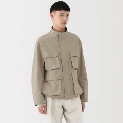 Sale Muji Chaqueta repelente al agua de nailon reciclado para hombre