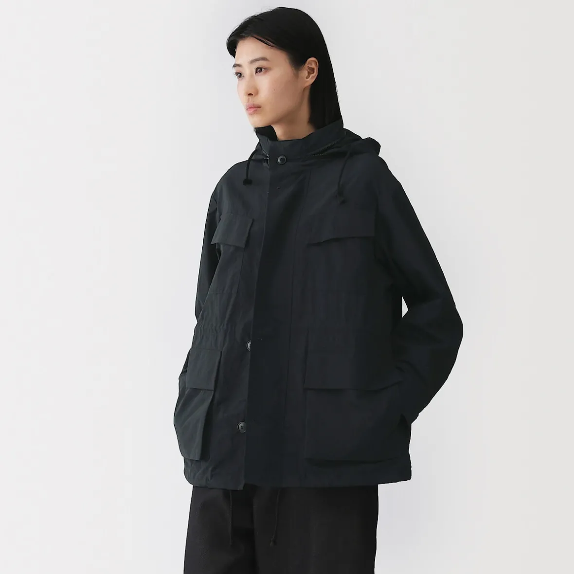 Outlet Muji Chaqueta utilitaria de nailon con tinte natural para mujer
