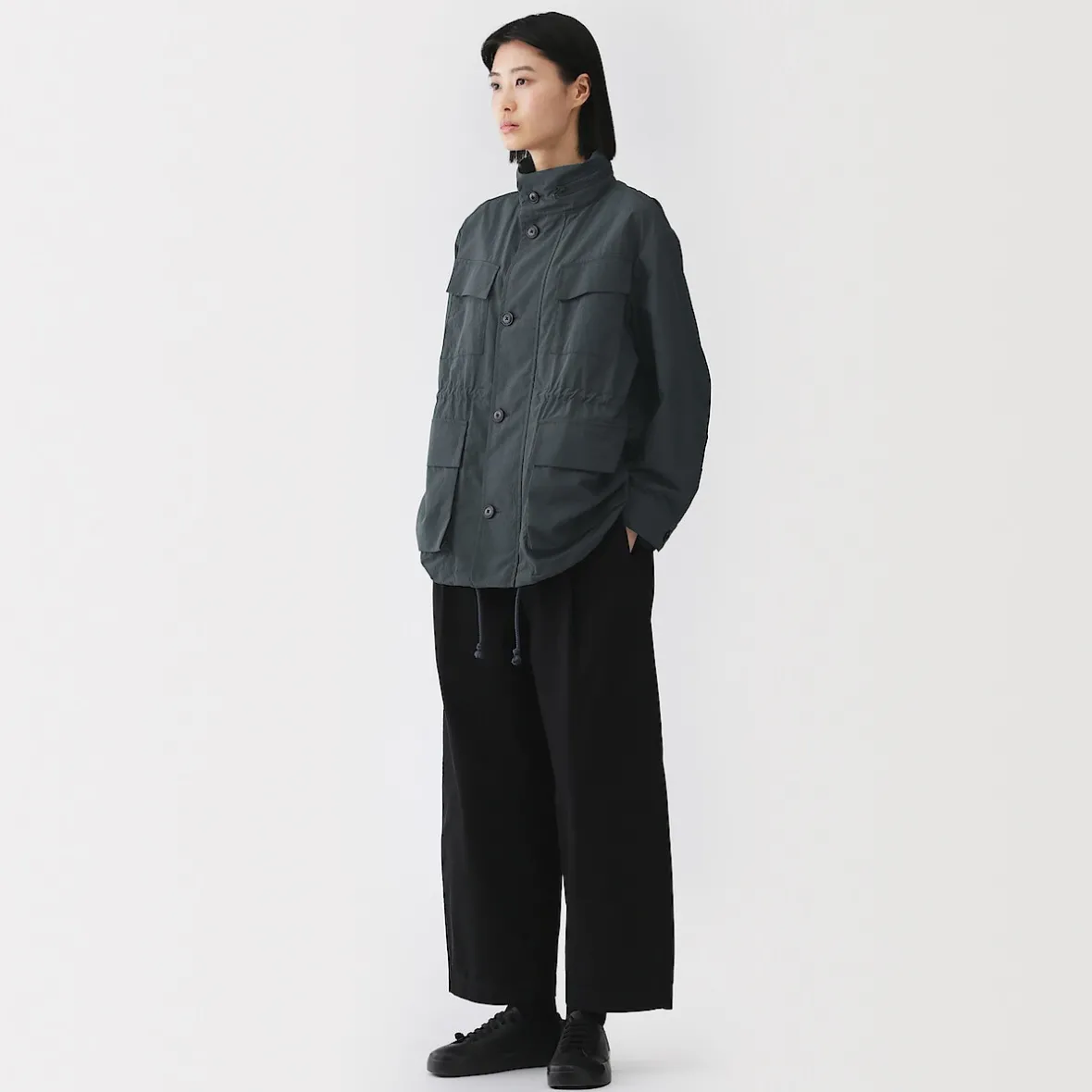 Outlet Muji Chaqueta utilitaria de nailon con tinte natural para mujer