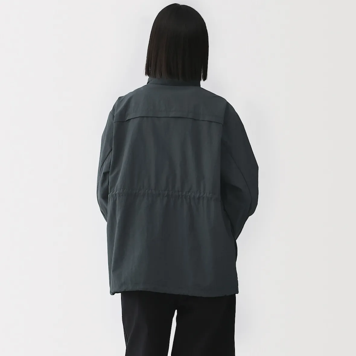 Outlet Muji Chaqueta utilitaria de nailon con tinte natural para mujer