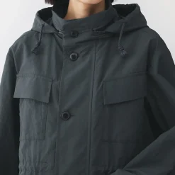 Outlet Muji Chaqueta utilitaria de nailon con tinte natural para mujer