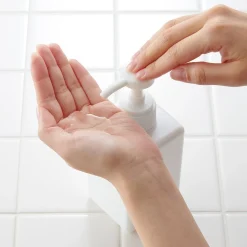 Hot Muji Dispensador de jabón PET tanslucido ‐ 400ml