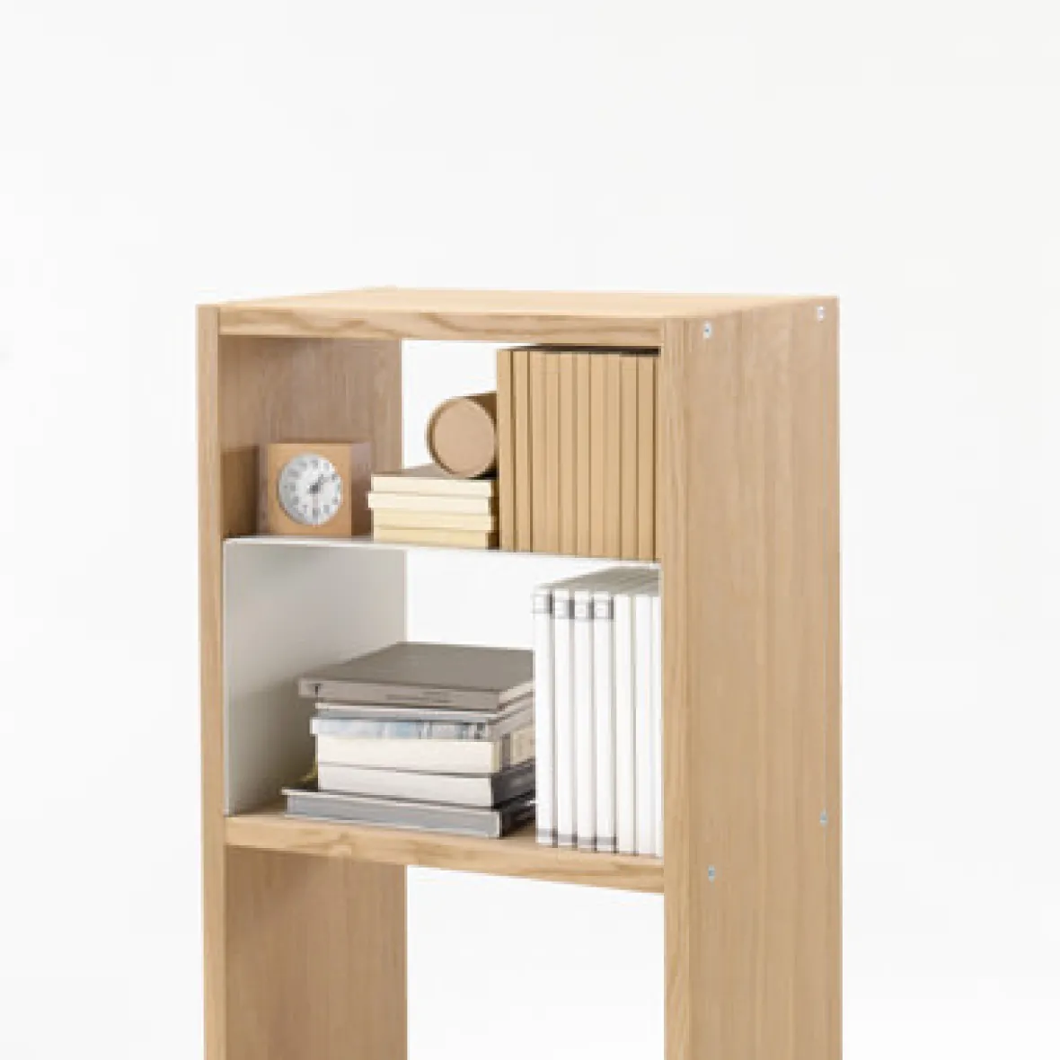 Muji Estantería estrecha de roble con 2 estantes