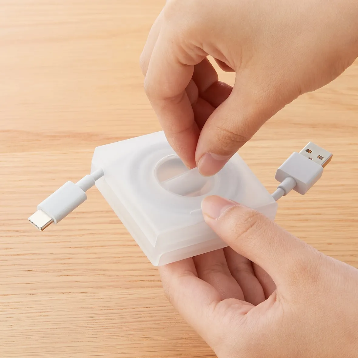 Clearance Muji Estuche para cables con soporte