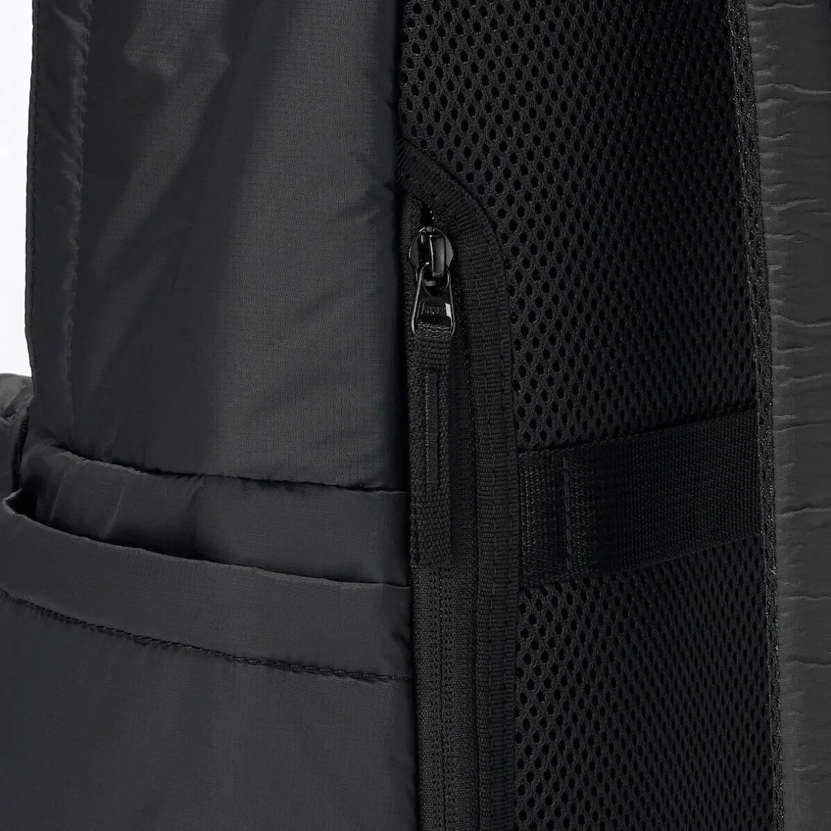 Discount Muji Mochila acolchada de nailon reciclado repelente al agua