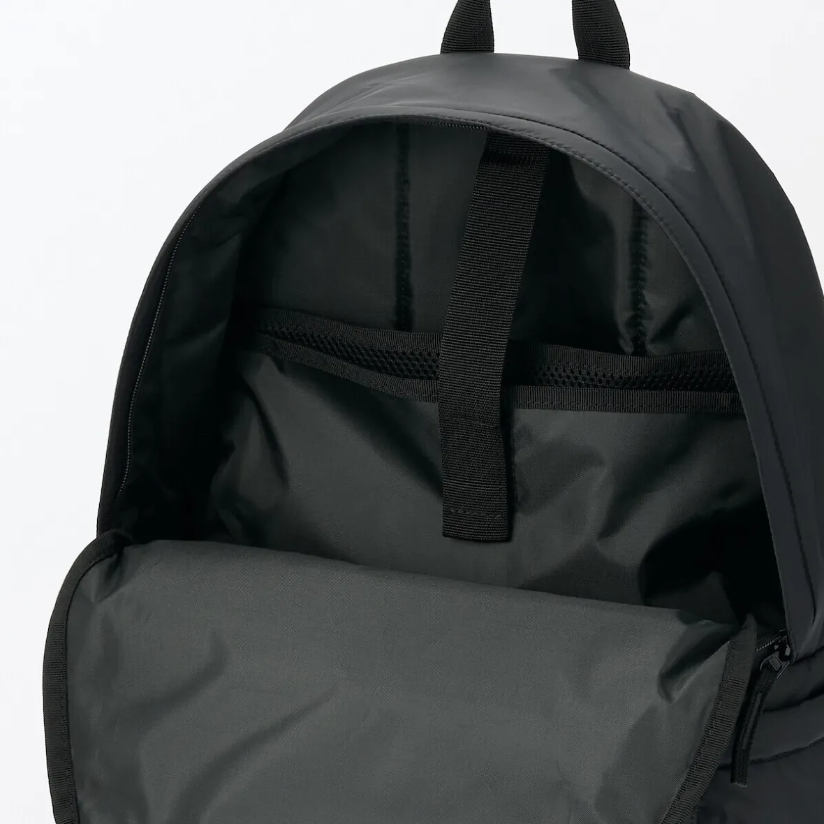 Discount Muji Mochila acolchada de nailon reciclado repelente al agua