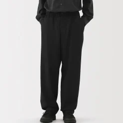 Clearance Muji Pantalón de pierna ancha y ajuste cómodo de sarga de poliéster para hombre