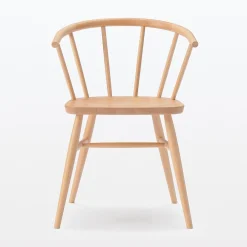 New Muji Silla con brazos y patas redondeadas de haya maciza