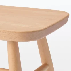 New Muji Taburete con pata redondeada de haya maciza