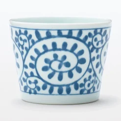 Clearance Muji Vaso de sake Hasami Ware -Patrón arabesco