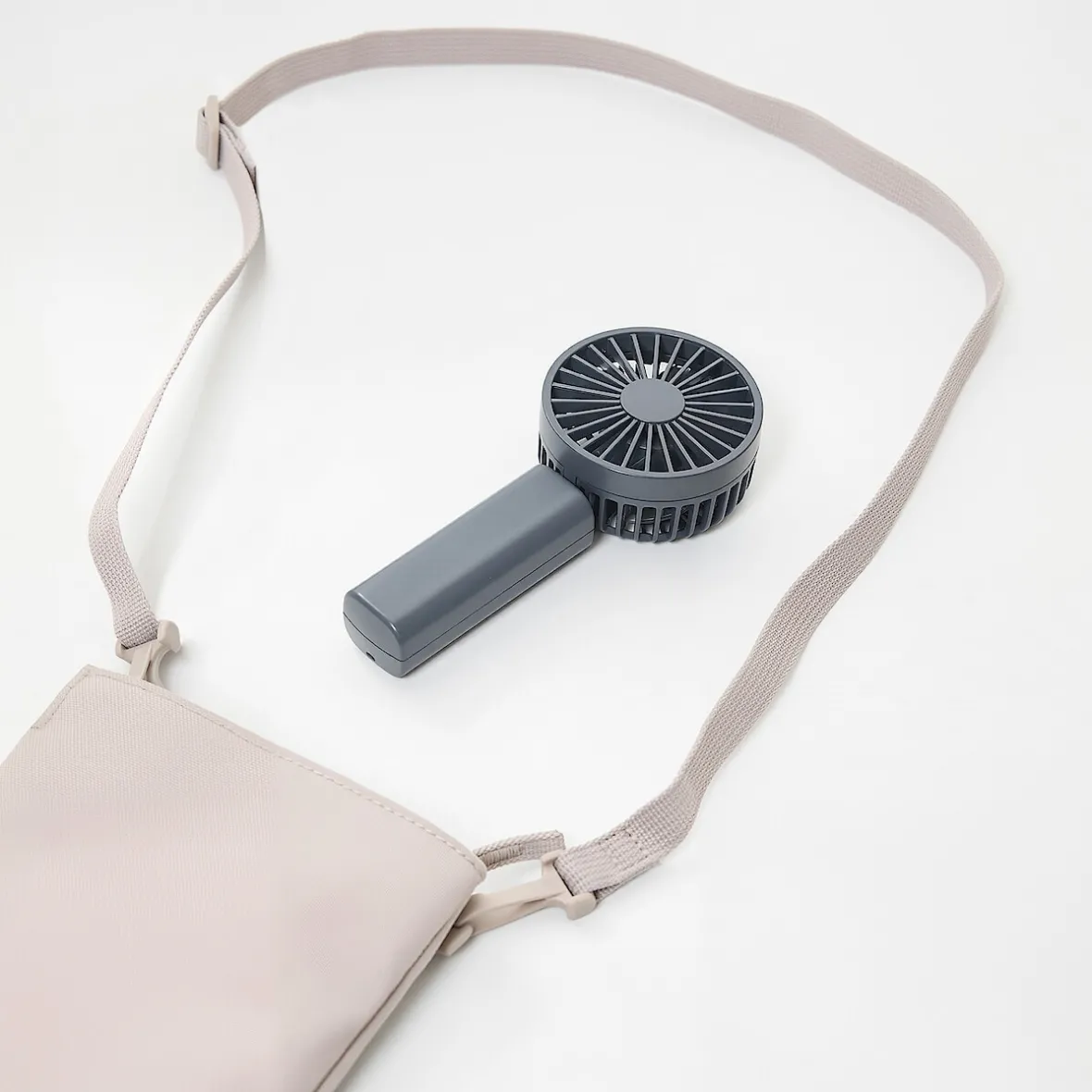 Outlet Muji Ventilador de mano recargable -Gris